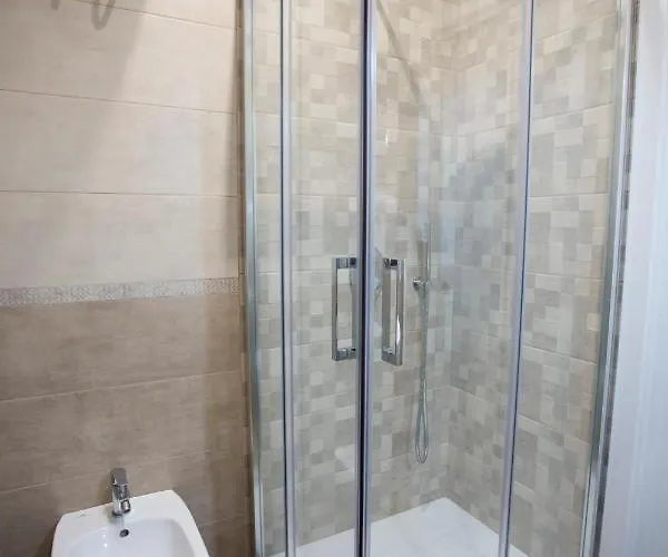 לינה וארוחת בוקר La Chicca 3*